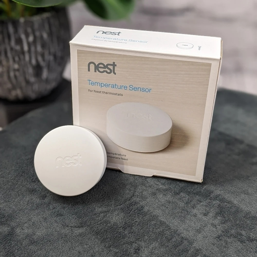 Google nest temperature sensor & battery no box included (ref#4)
